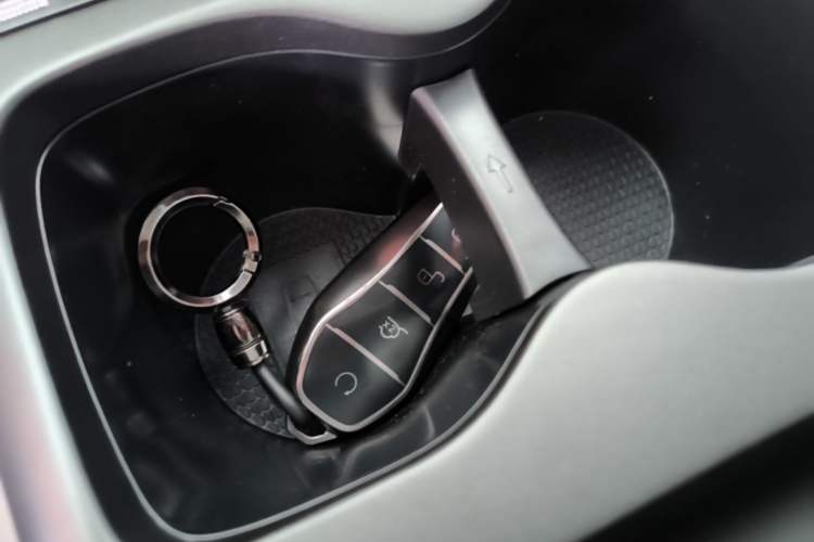 Used BYD Yuan UP 2025 Intelligent Driving Version 401 KM Dynamic Edition Vehicle Key