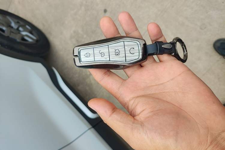 Used BYD Yuan UP 2025 Intelligent Driving Version 401 KM Dynamic Edition Vehicle Key