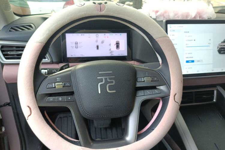 Used BYD Yuan UP 2025 Intelligent Driving Version 401 KM Dynamic Edition Steering Wheel