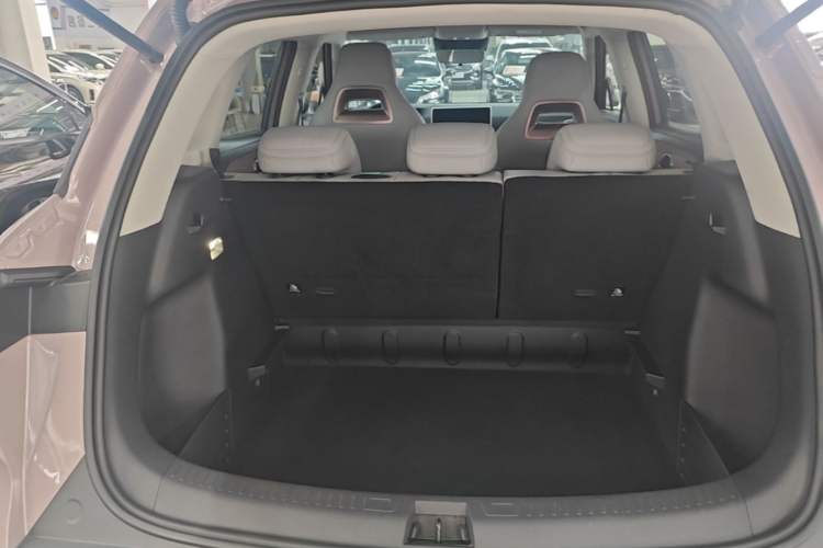 Used BYD Yuan UP 2025 Intelligent Driving Version 401 km Leading Edition Trunk