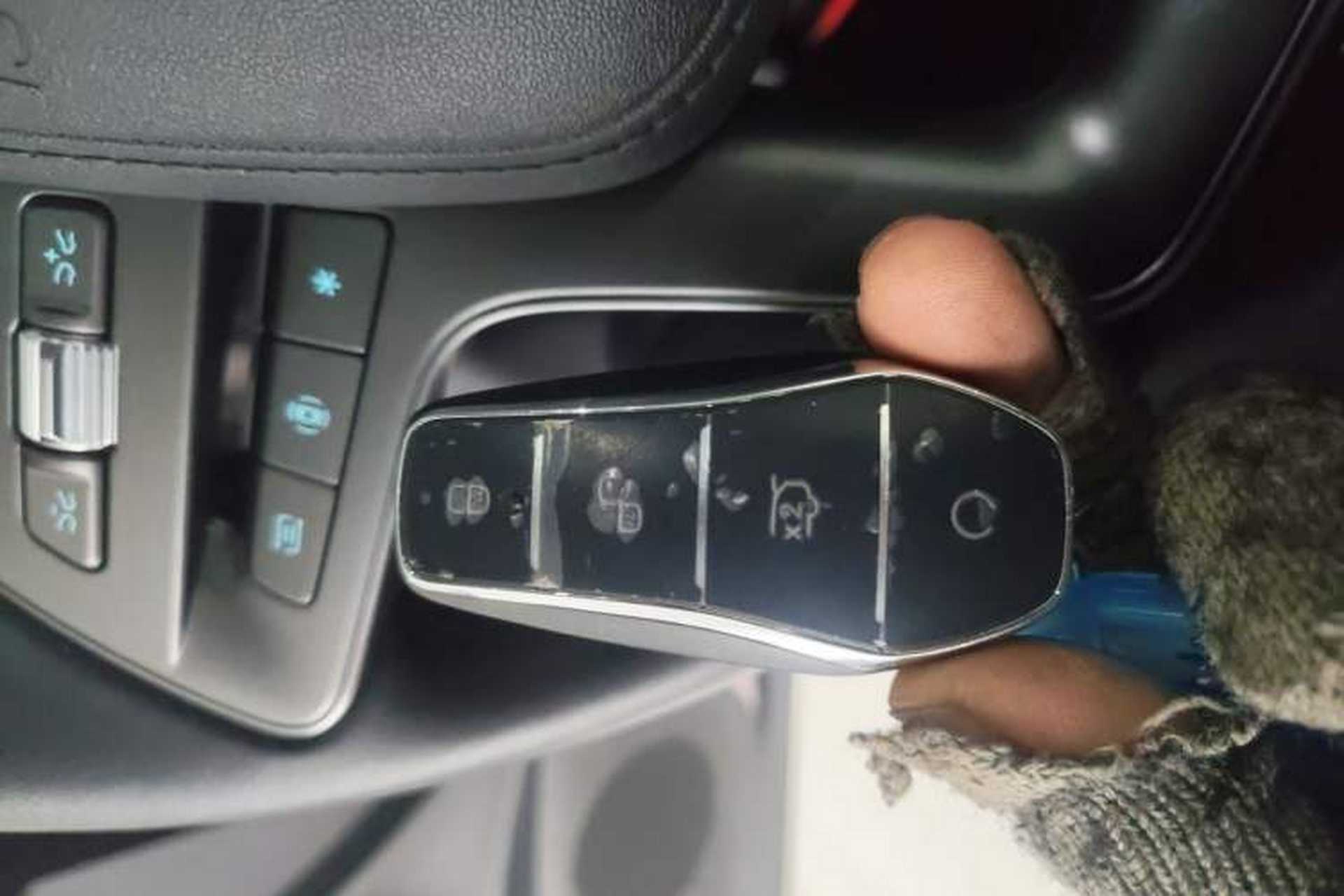Used BYD Yuan UP 2025 Intelligent Driving Version 401 km Beyond-Range Edition Vehicle Key