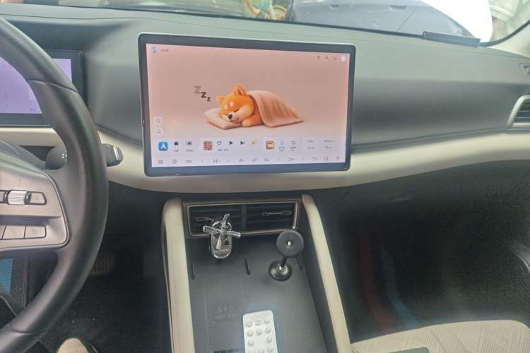Used BYD Yuan UP 2025 Intelligent Driving Version 401 km Leading Edition Audio And AC Panel