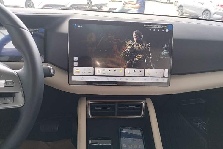 Used BYD Yuan UP 2025 Intelligent Driving Version 401 km Leading Edition Audio And AC Panel