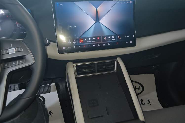 Used BYD Yuan UP 2025 Intelligent Driving Version 401 km Leading Edition Audio And AC Panel