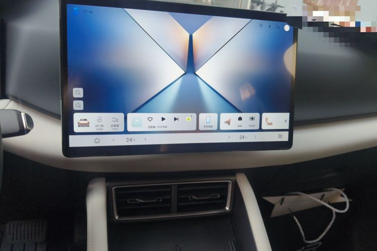 Used BYD Yuan UP 2025 Intelligent Driving Version 401 KM Dynamic Edition Audio And AC Panel