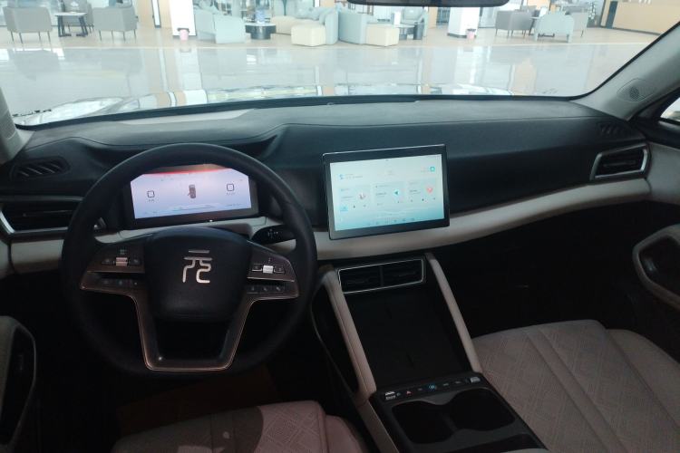 Used BYD Yuan UP 2025 Model 301KM Leading Version Center Console