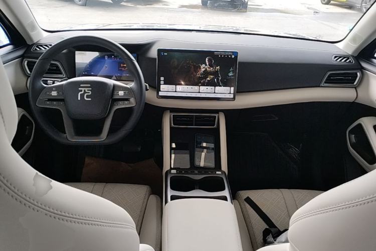 Used BYD Yuan UP 2025 Intelligent Driving Version 401 km Leading Edition Center Console