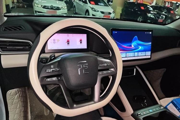 Used BYD Yuan UP 2025 Intelligent Driving Version 401 KM Dynamic Edition Center Console