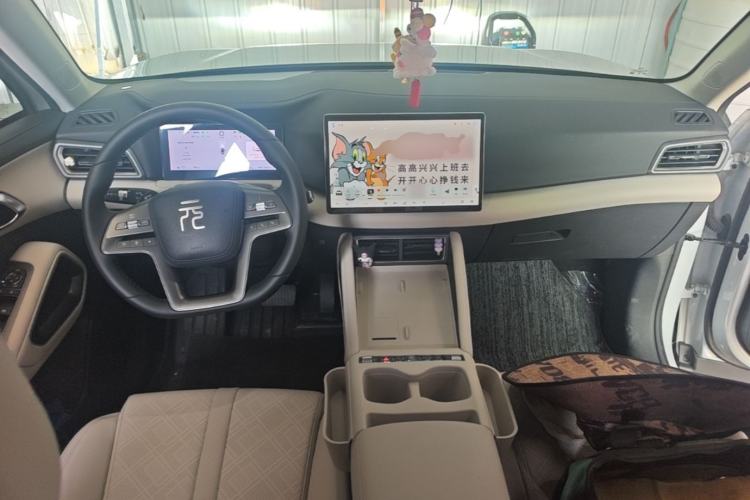 Used BYD Yuan UP 2025 Intelligent Driving Version 401 KM Dynamic Edition Center Console