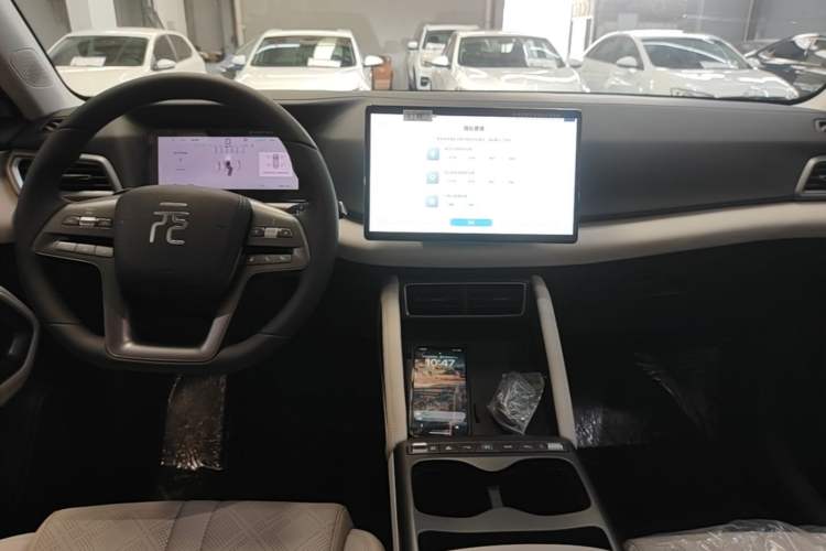 Used BYD Yuan UP 2025 Intelligent Driving Version 401 KM Dynamic Edition Center Console