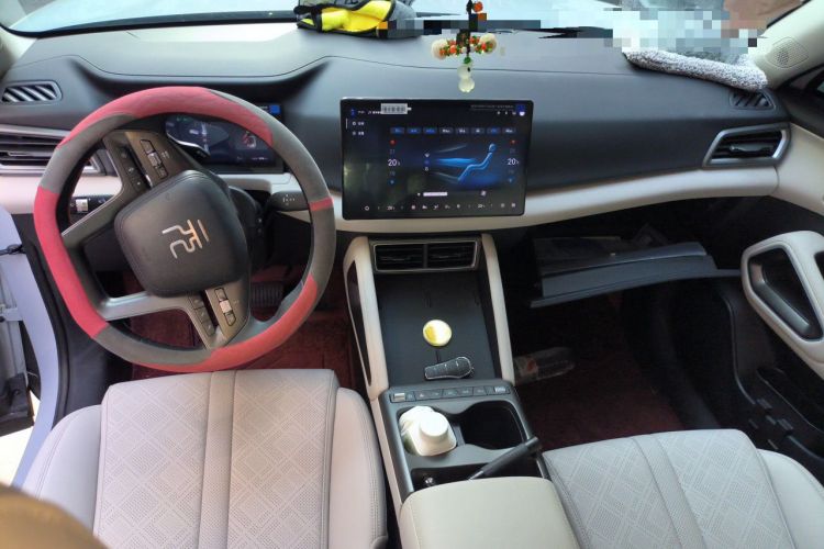 Used BYD Yuan UP 2025 Intelligent Driving Version 401 KM Dynamic Edition Center Console
