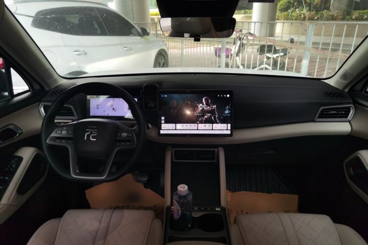 Used BYD Yuan UP 2025 Intelligent Driving Version 401 KM Dynamic Edition Center Console
