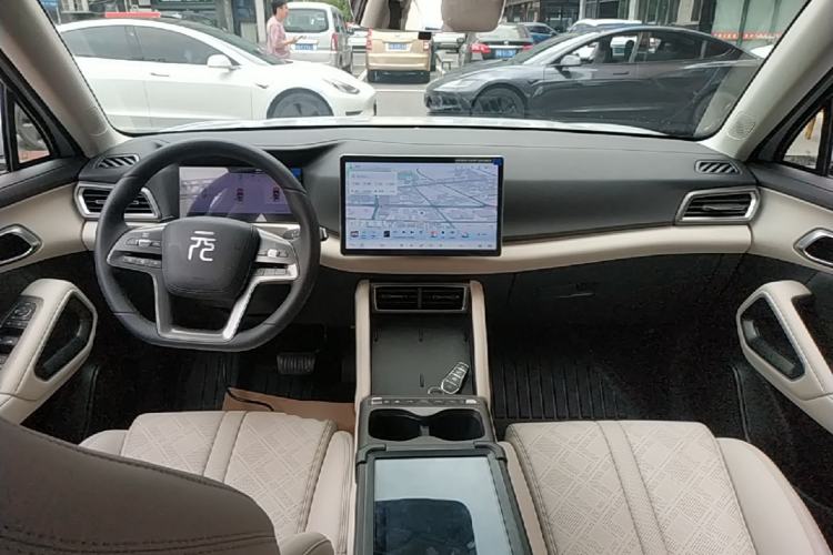 Used BYD Yuan UP 2025 Intelligent Driving Version 401 KM Dynamic Edition Center Console