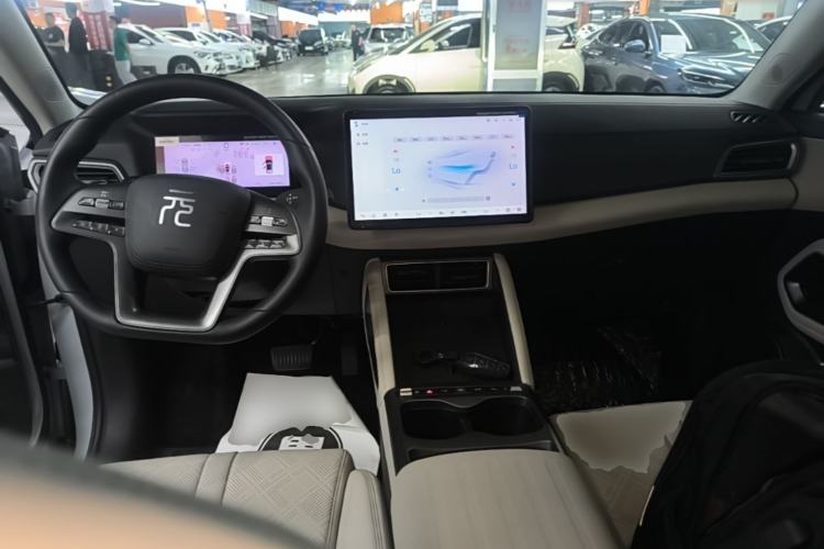 Used BYD Yuan UP 2025 Intelligent Driving Version 401 km Leading Edition Center Console