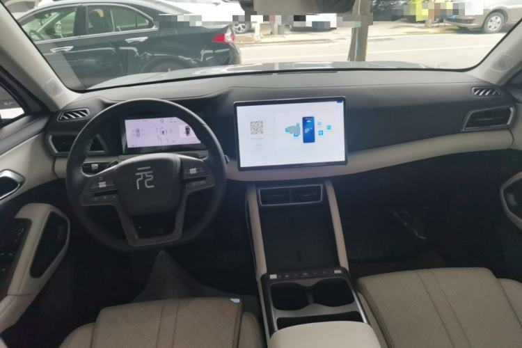 Used BYD Yuan UP 2025 Intelligent Driving Version 401 KM Dynamic Edition Center Console