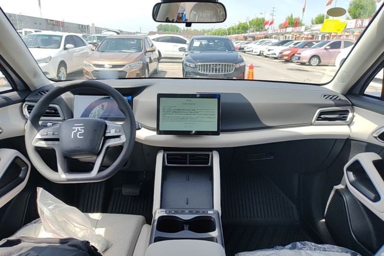 Used BYD Yuan UP 2025 Model 301KM Leading Version Center Console