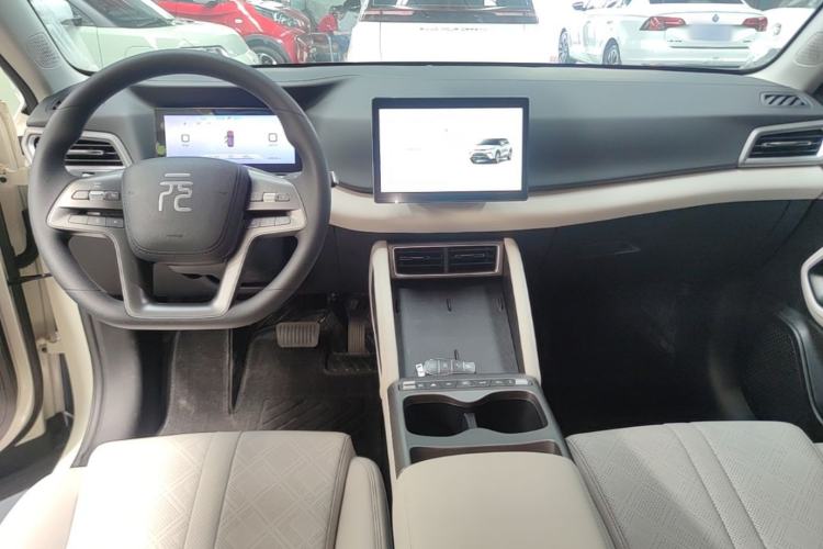 Used BYD Yuan UP 2025 Model 301KM Leading Version Center Console