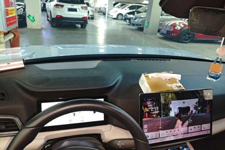 Used BYD Yuan UP 2025 Intelligent Driving Version 401 km Leading Edition Center Console