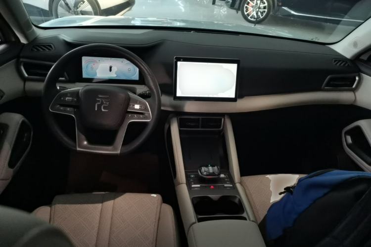 Used BYD Yuan UP 2025 Intelligent Driving Version 401 KM Dynamic Edition Center Console