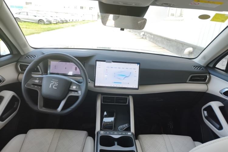 Used BYD Yuan UP 2025 Intelligent Driving Version 401 km Leading Edition Center Console