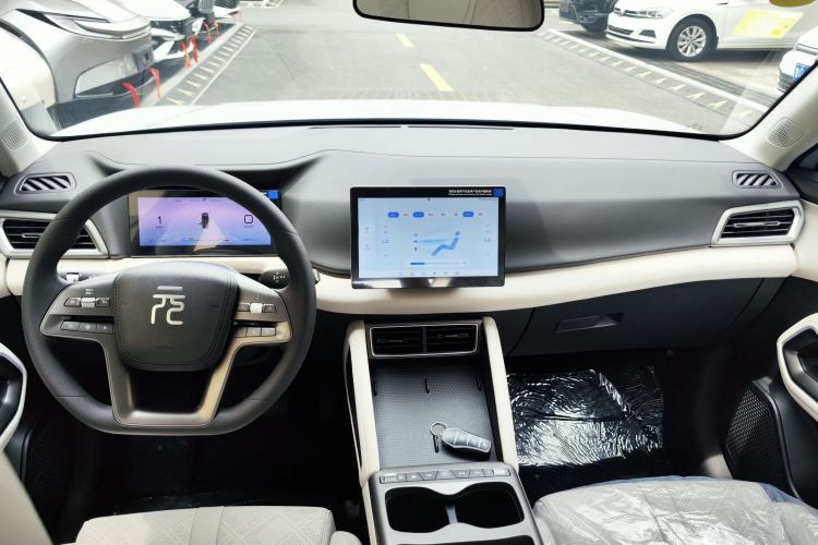 Used BYD Yuan UP 2025 Model 301KM Leading Version Center Console
