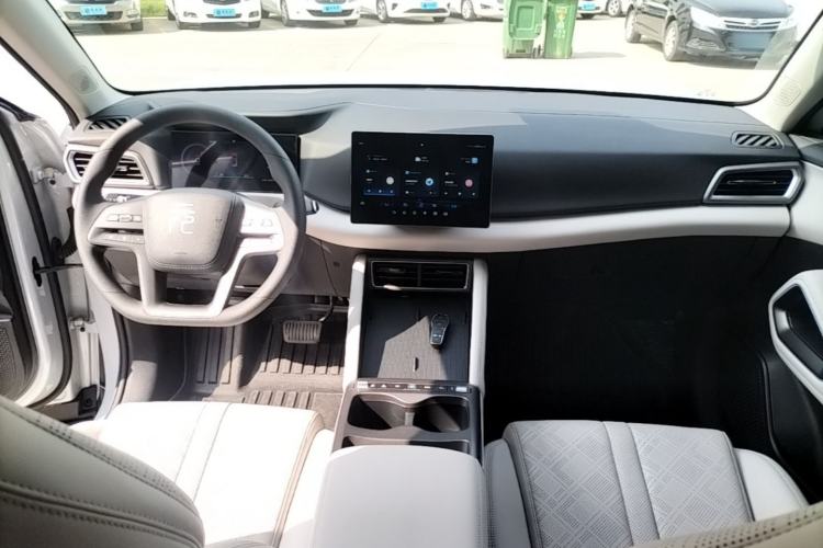 Used BYD Yuan UP 2025 Model 301KM Leading Version Center Console