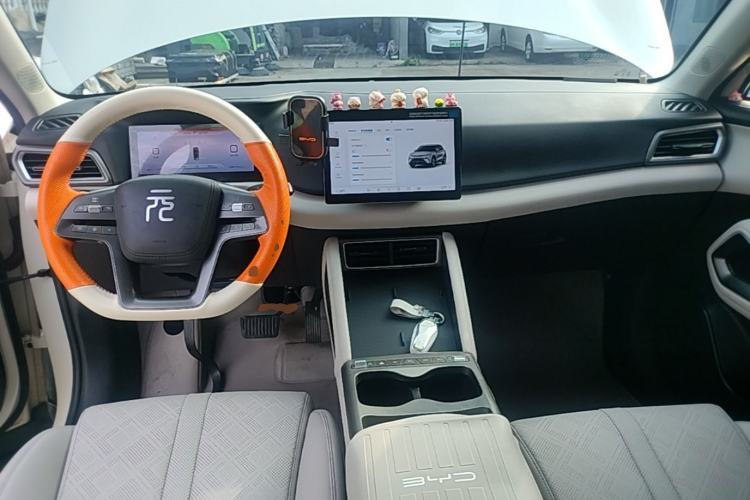 Used BYD Yuan UP 2025 Model 301KM Leading Version Center Console