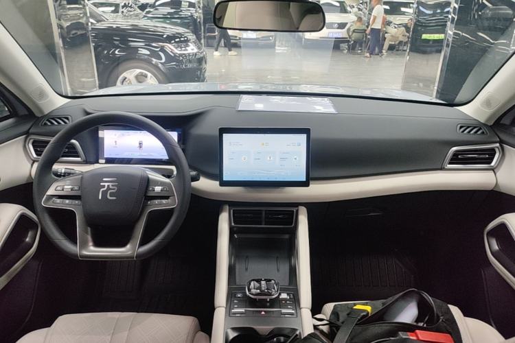 Used BYD Yuan UP 2025 Intelligent Driving Version 401 KM Dynamic Edition Center Console