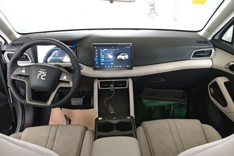 Used BYD Yuan UP 2025 Model 301KM Leading Version Center Console