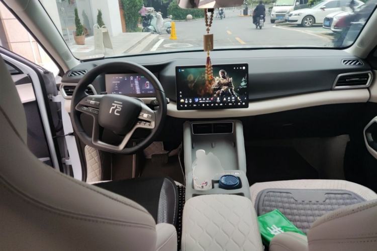 Used BYD Yuan UP 2025 Intelligent Driving Version 401 KM Dynamic Edition Center Console