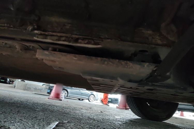 Used BYD Yuan UP 2025 Intelligent Driving Version 401 KM Dynamic Edition Chassis Front Right