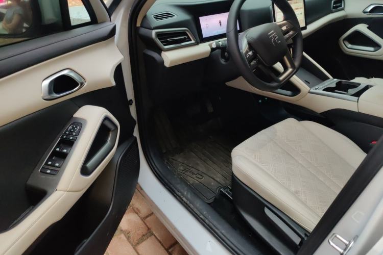 Used BYD Yuan UP 2025 Model 301KM Leading Version Driver Seat