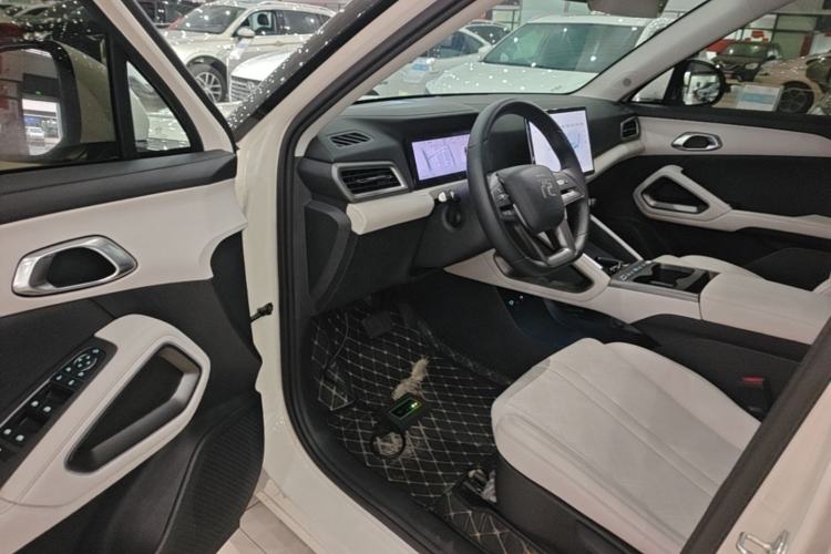 Used BYD Yuan UP 2025 Intelligent Driving Version 401 KM Dynamic Edition Driver Seat