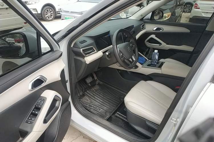 Used BYD Yuan UP 2025 Intelligent Driving Version 401 KM Dynamic Edition Driver Seat