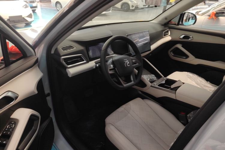 Used BYD Yuan UP 2025 Intelligent Driving Version 401 KM Dynamic Edition Driver Seat