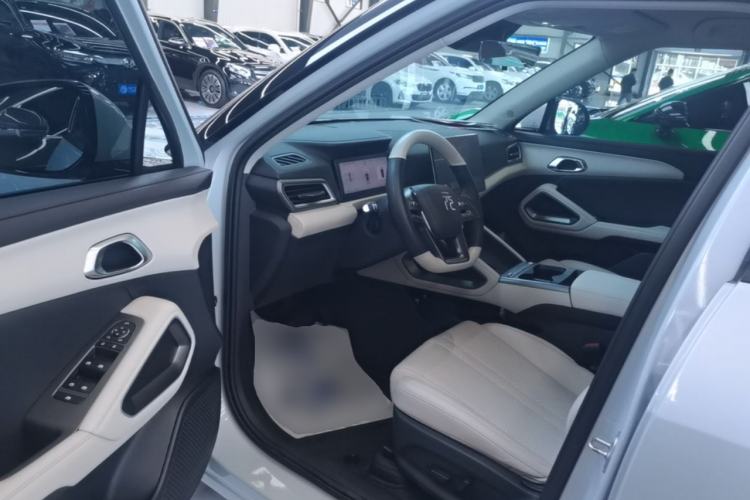 Used BYD Yuan UP 2025 Intelligent Driving Version 401 km Leading Edition Driver Seat