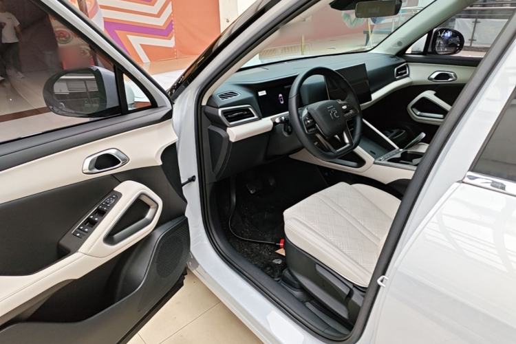 Used BYD Yuan UP 2025 Intelligent Driving Version 401 KM Dynamic Edition Driver Seat
