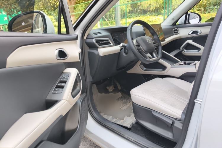 Used BYD Yuan UP 2025 Intelligent Driving Version 401 KM Dynamic Edition Driver Seat