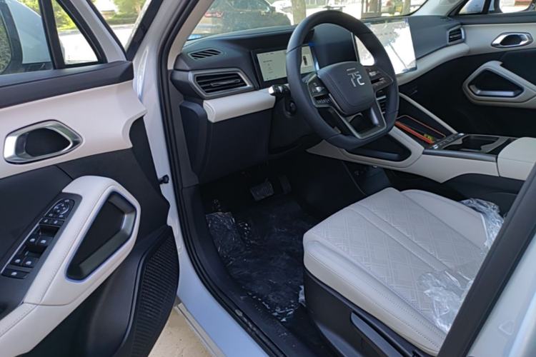 Used BYD Yuan UP 2025 Intelligent Driving Version 401 KM Dynamic Edition Driver Seat