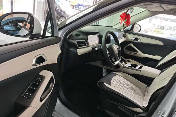 Used BYD Yuan UP 2025 Model 301KM Leading Version Driver Seat