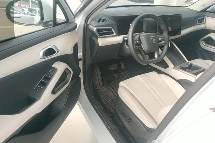 Used BYD Yuan UP 2025 Intelligent Driving Version 401 km Leading Edition Driver Seat
