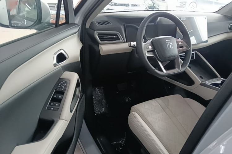 Used BYD Yuan UP 2025 Intelligent Driving Version 401 KM Dynamic Edition Driver Seat