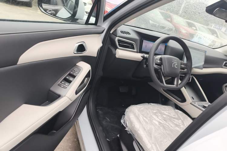 Used BYD Yuan UP 2025 Model 301KM Leading Version Driver Seat