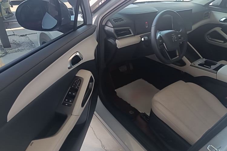 Used BYD Yuan UP 2025 Intelligent Driving Version 401 km Leading Edition Driver Seat