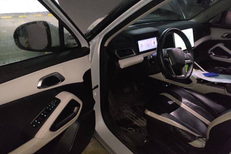 Used BYD Yuan UP 2025 Intelligent Driving Version 401 KM Dynamic Edition Driver Seat