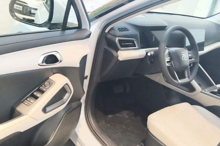Used BYD Yuan UP 2025 Model 301KM Leading Version Driver Seat
