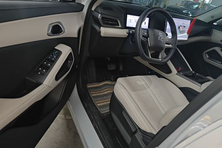 Used BYD Yuan UP 2025 Intelligent Driving Version 401 KM Dynamic Edition Driver Seat