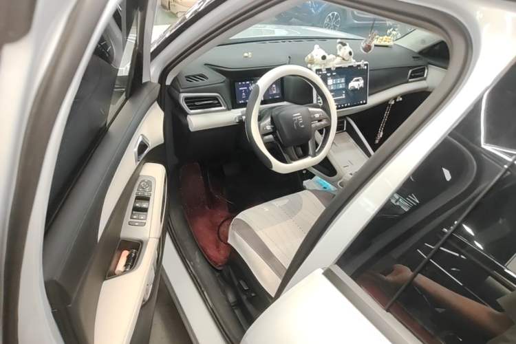 Used BYD Yuan UP 2025 Intelligent Driving Version 401 km Leading Edition Driver Seat