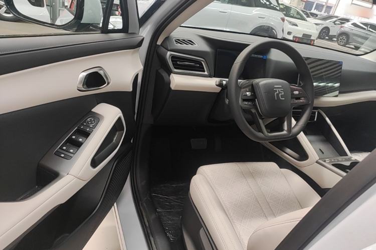 Used BYD Yuan UP 2025 Model 301KM Leading Version Driver Seat