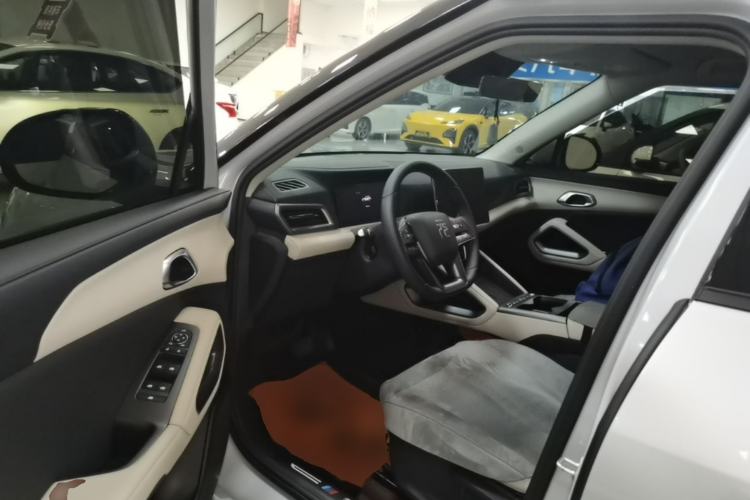 Used BYD Yuan UP 2025 Intelligent Driving Version 401 KM Dynamic Edition Driver Seat